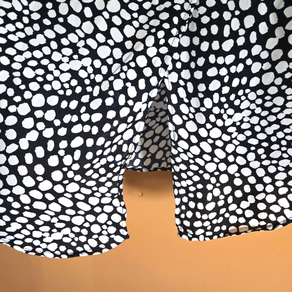 Ophelia Roe NWT dotted top, size XL. - Picture 5 of 7